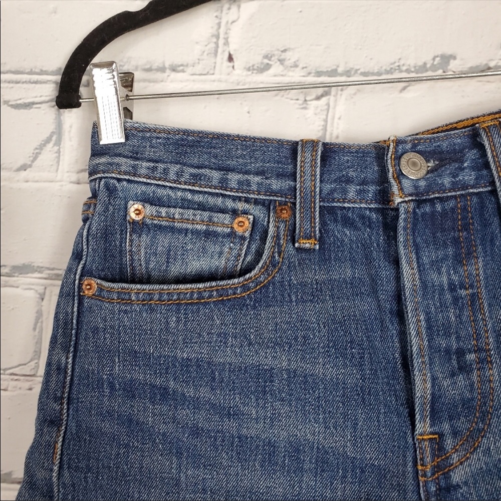 Levi's Wedgie High Rise Denim Shorts - Picture 4 of 9